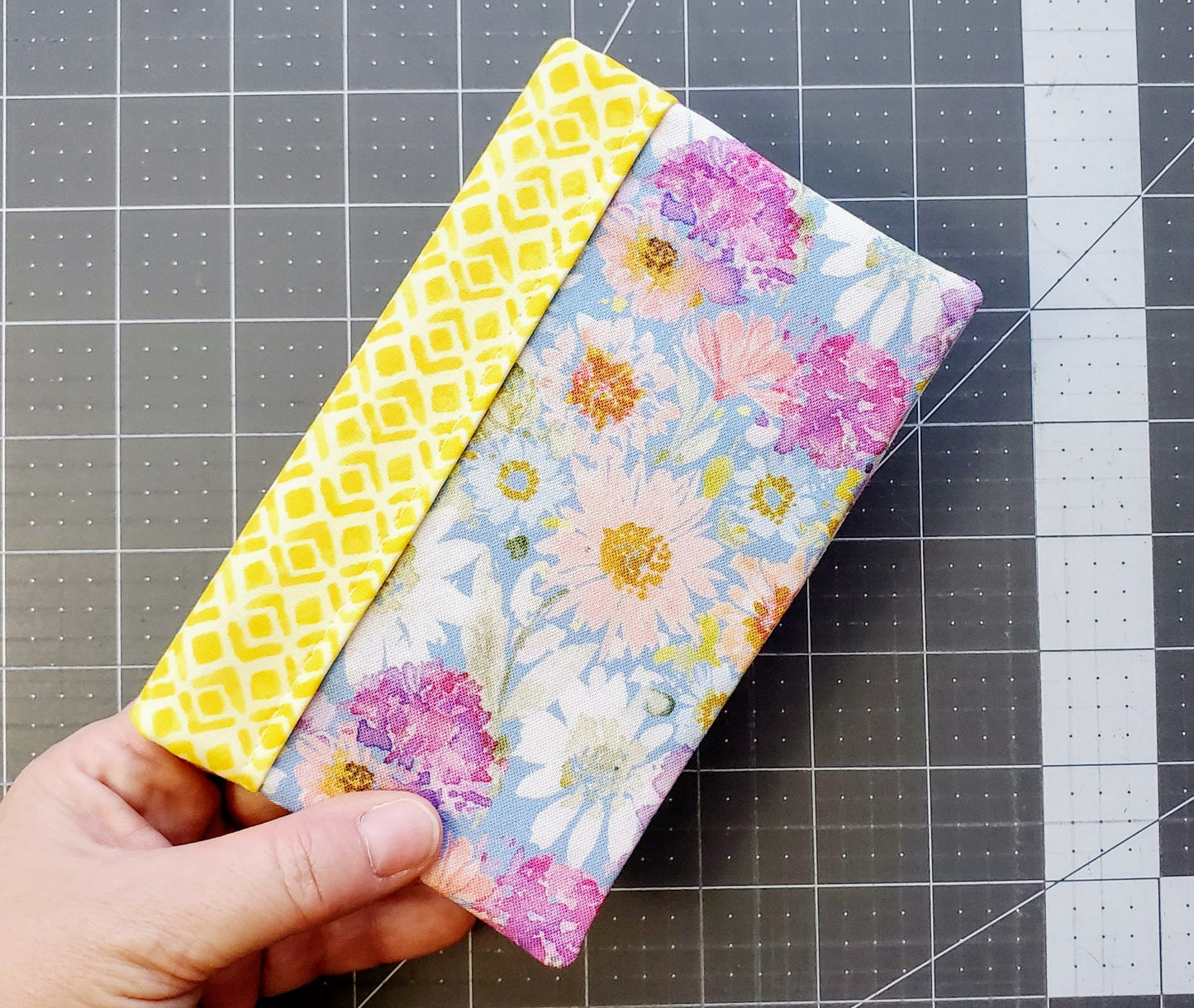 Anais Book Cover, 3 sizes and custom size, Beginner-friendly sewing pattern