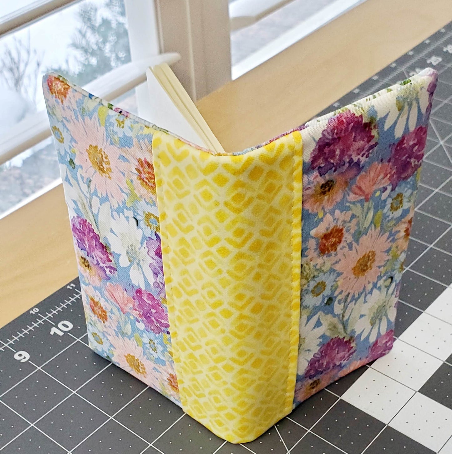 Anais Book Cover, 3 sizes and custom size, Beginner-friendly sewing pattern