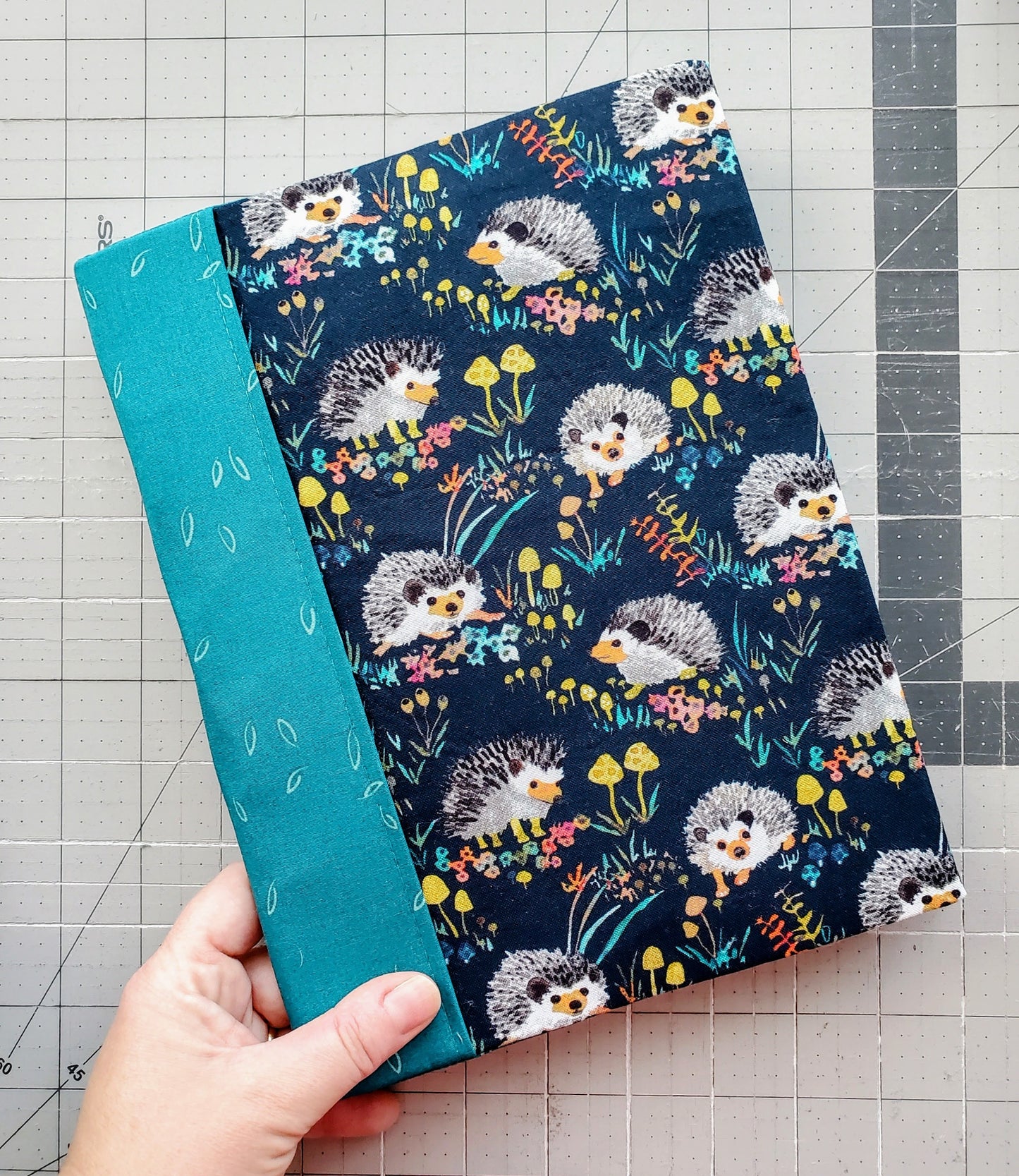 Anais Book Cover, 3 sizes and custom size, Beginner-friendly sewing pattern