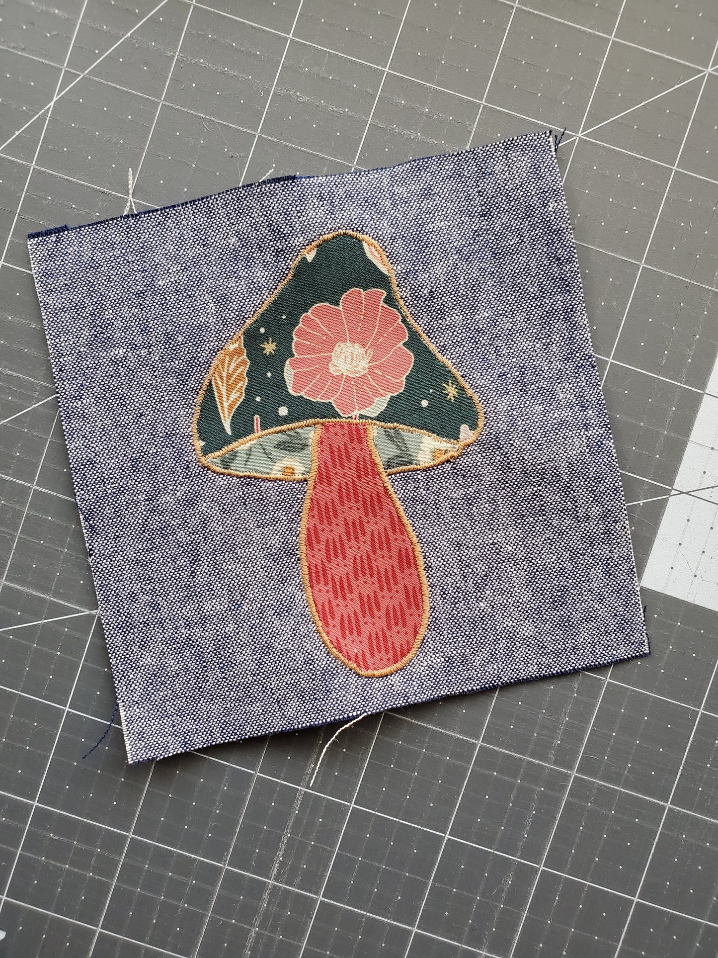 Free Pattern Mushroom Applique