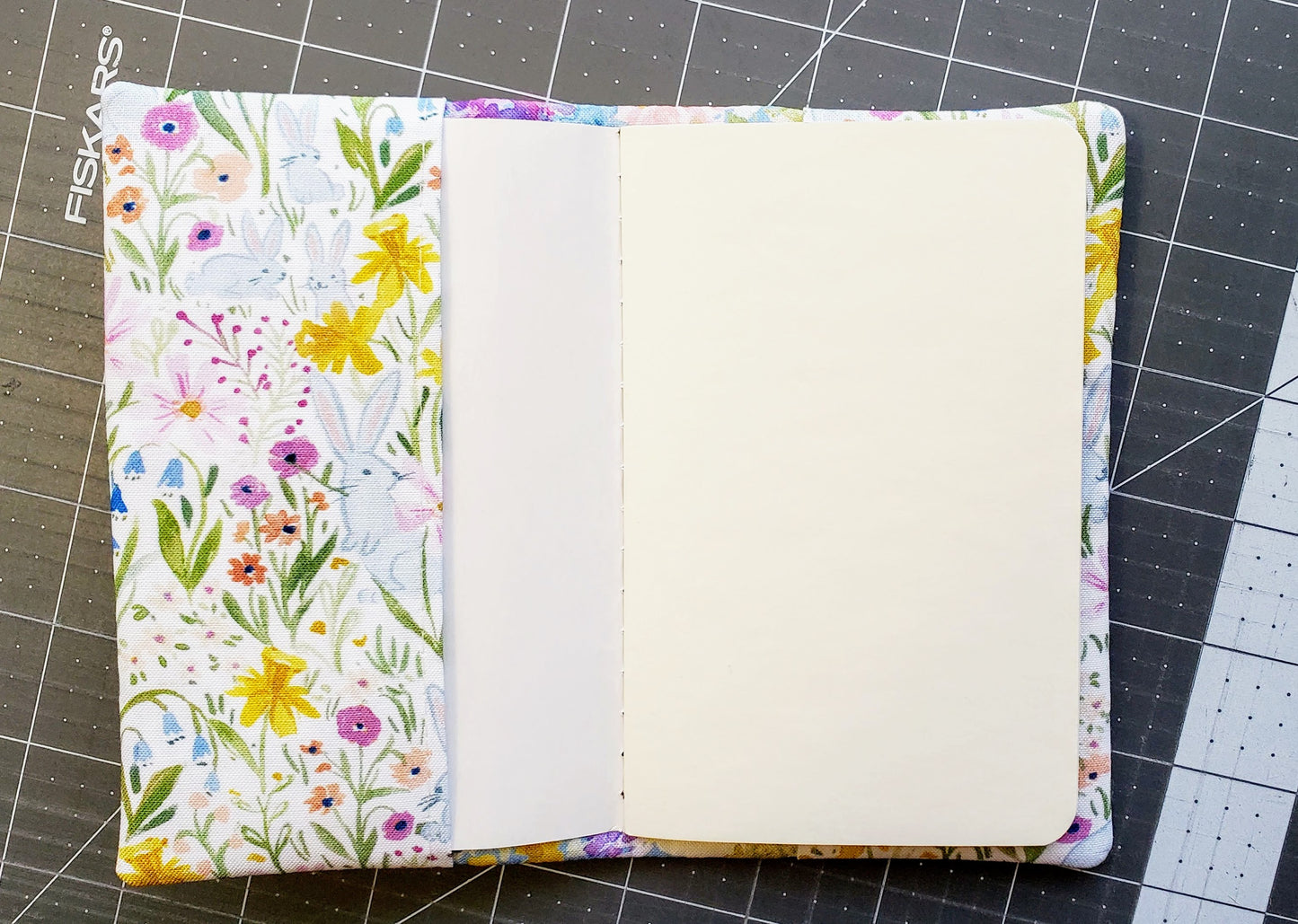 Anais Book Cover, 3 sizes and custom size, Beginner-friendly sewing pattern